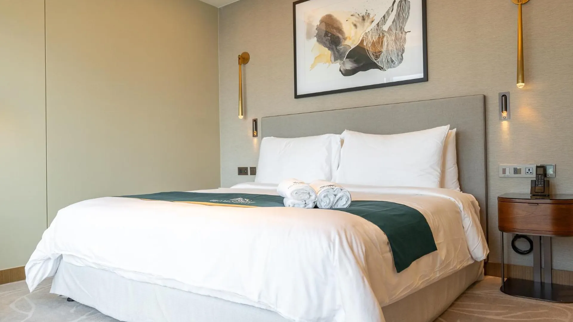 Address Residences Dubai Opera - Burj Khalifa City Views 1, 2, & 3-Bedroom Apartment 1 Minute Walk To Burj Khalifa, Dubai Mall, Dubai Fountain By Heaven Crest