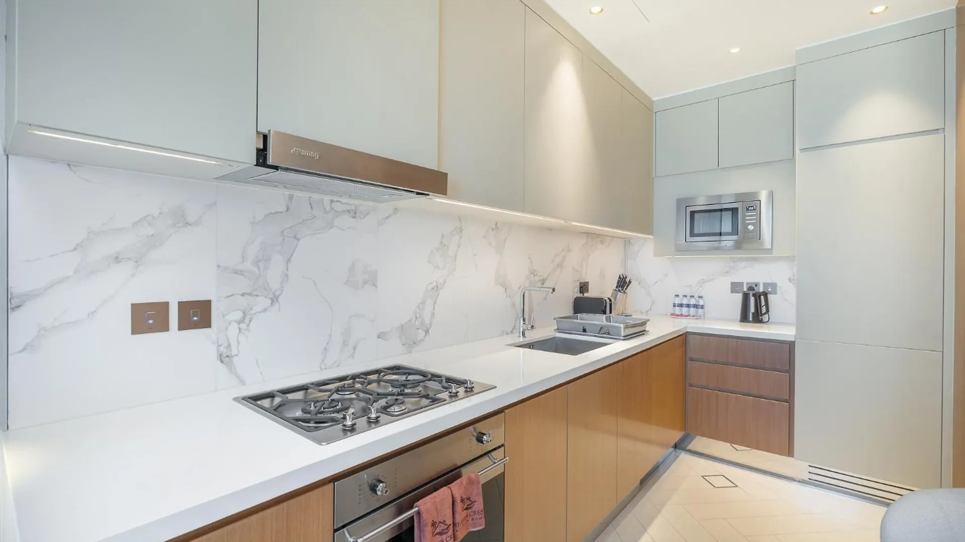 Address Residences Dubai Opera - Burj Khalifa City Views 1, 2, & 3-Bedroom Apartment 1 Minute Walk To Burj Khalifa, Dubai Mall, Dubai Fountain By Heaven Crest